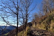 25 Il bosco dirada e la vista spazia sulla valle